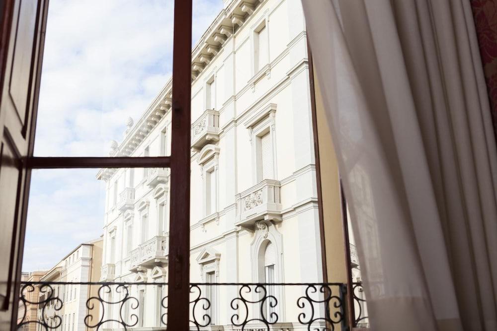 Cagliari Novecento Hotel Exterior photo